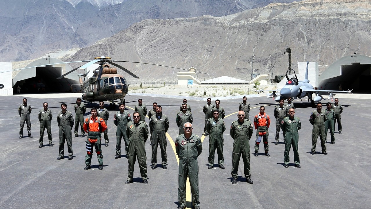 Pakistan Air Force Carries Out Exercises In Gilgit; Air Chief Visits ...